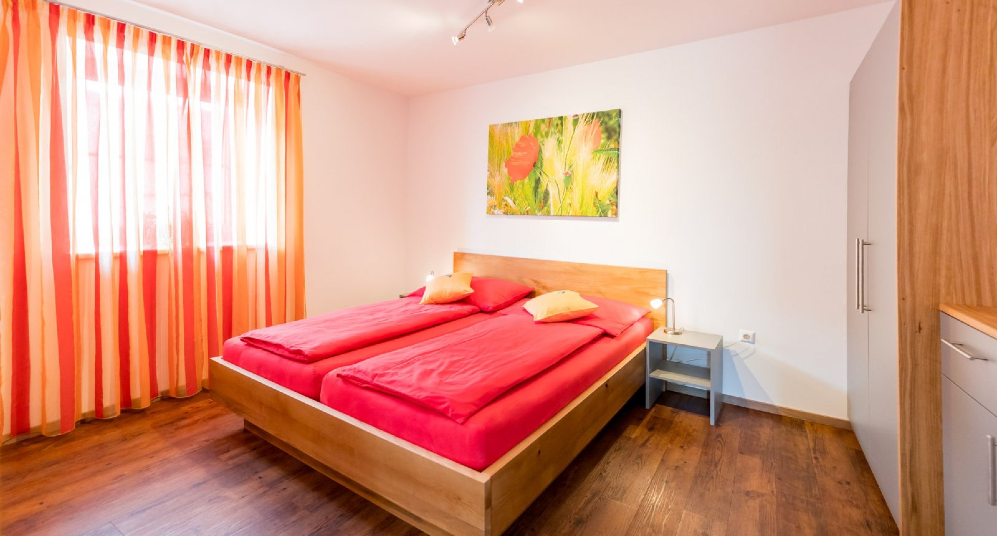 Schlafzimmer 1